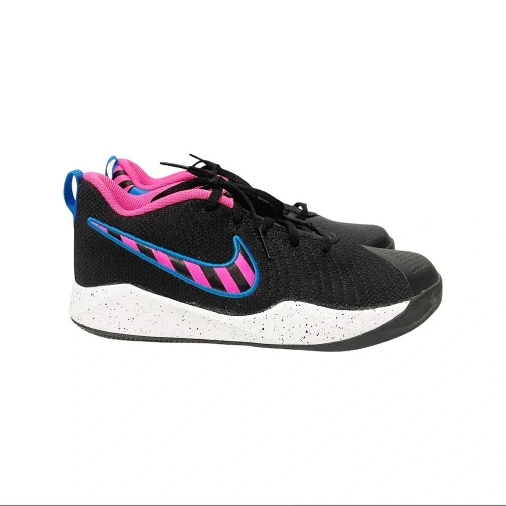 NIKE UNISEX YOUTH TEAM HUSTLE QUICK 2 (GS) BLACK PINK BLUE CQ9438-001 (s) 7Y-8.5